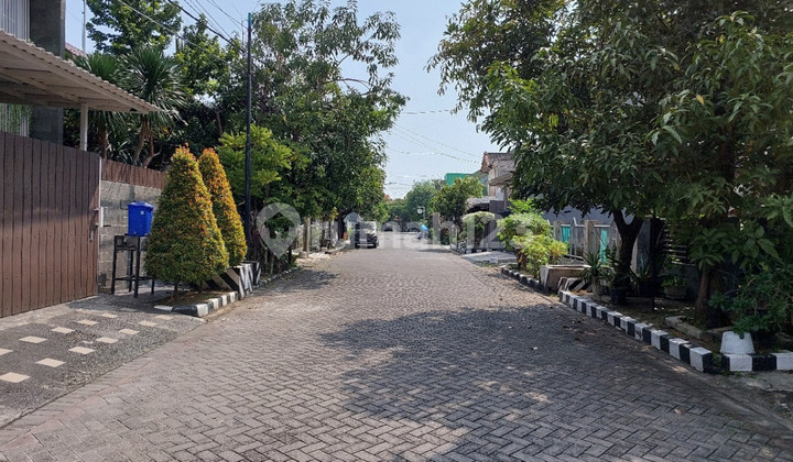 Old House for Sale in Medokan Asri Timur, Surabaya 2