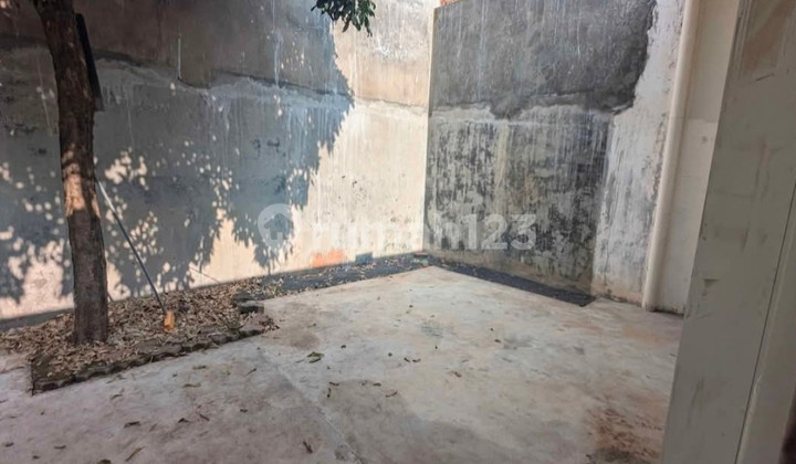 Dijual Rumah Ketintang Surabaya 2