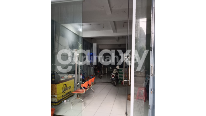 Ready-to-Use Shop House on Tembok Dukuh Main Road, Sawahan, Surabaya 2