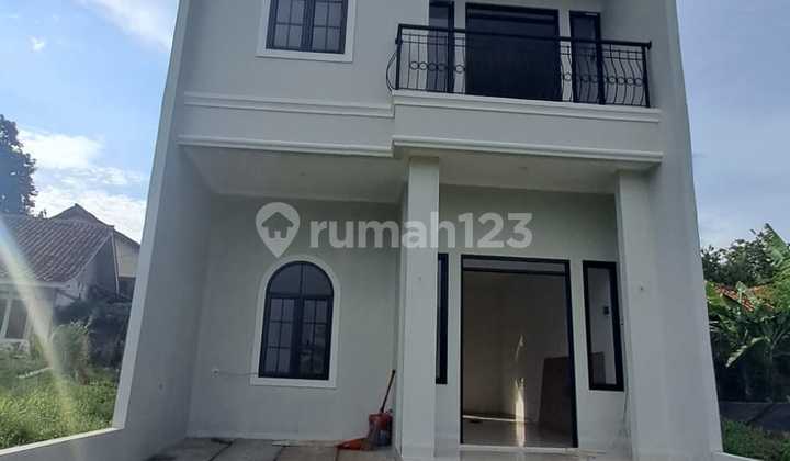 Rumah 2 Lantai Kok Harganya Nggak 1 M Sih... 2