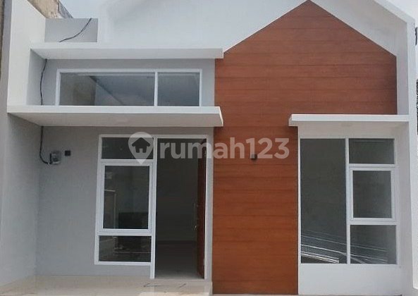 Rumah 2 Lantai Bebas Banjir Dekat Tol Cileunyi, Bandung Timur