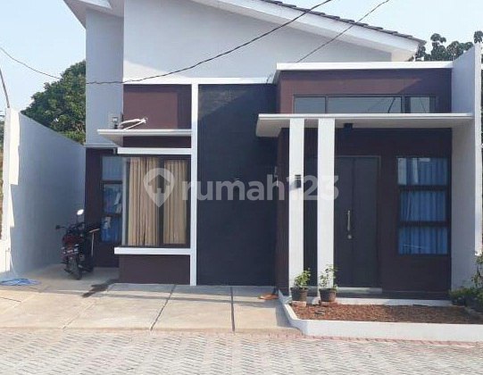 Sm House in West Cikarang Near Bekasi Modern Shopping Center Sm House in West Cikarang Near Bekasi Modern Shopping Center