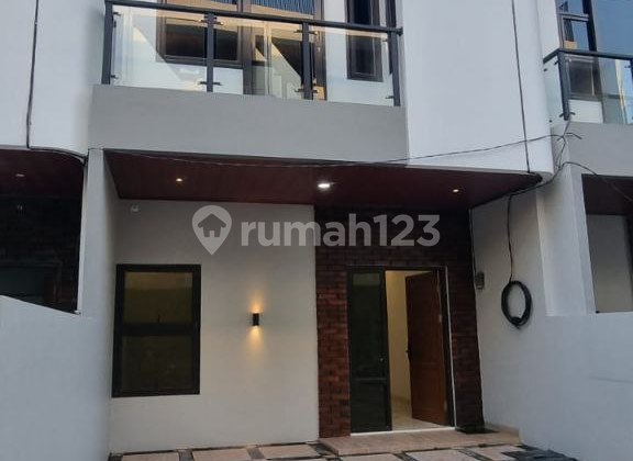 Rumah Townhouse Modern Dekat Tol Pramuka Matraman Jakarta Selatan 2