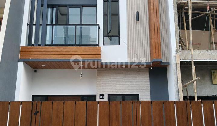Rumah Bagus 2 Lantai,Shm 3 Kamar Tidur Metro Permata