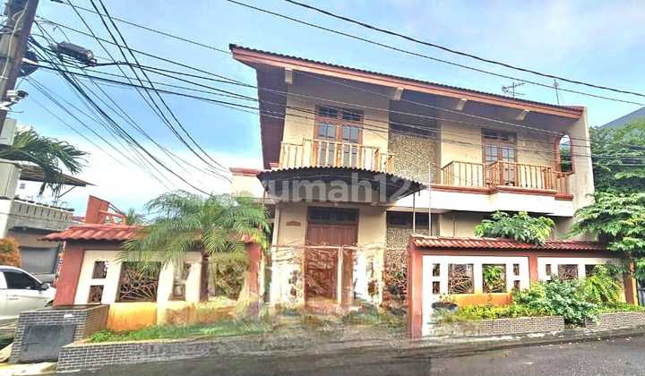 Dijual Cepat Rumah Hook 2 Lantai di Bulevar Hijau Harapan Indah Bekasi