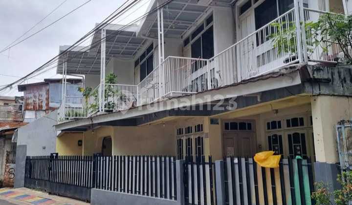 Rumah Kostan 3 Lantai Di Daerah Cikini Menteng Jakarta Pusat