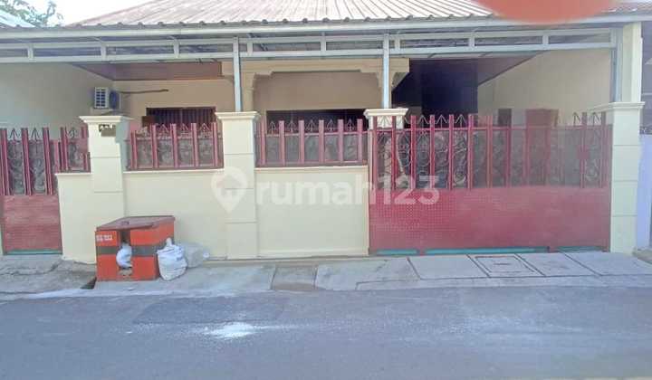 Rumah Lokasi Di Belakang Terminal Rawamangun (jalan Ikan2an)