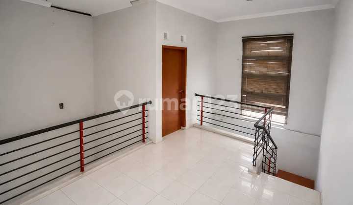 Rumah Mewah 2 Lantai Kondisi Bagus Siap Pakai Dekat Solo Paragon 2