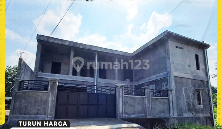 Rumah 3 Lantai di Karanggeneng Boyolali Butuh Renovasi Jual Murah