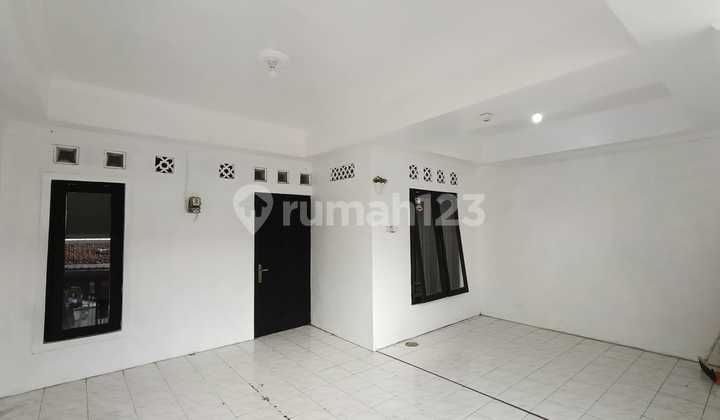 House in Gumpang Near Ums Campus Modern Building Ready to Use 2