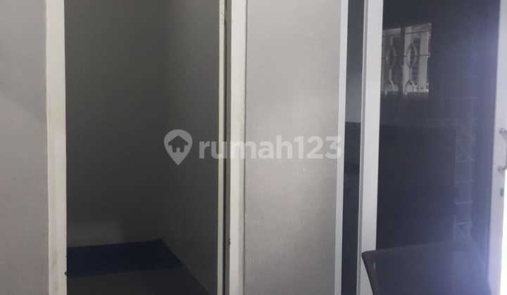 Rumah Hook di Jl Pattimura Solo Disewakan Harga Murah Siap Pakai 2