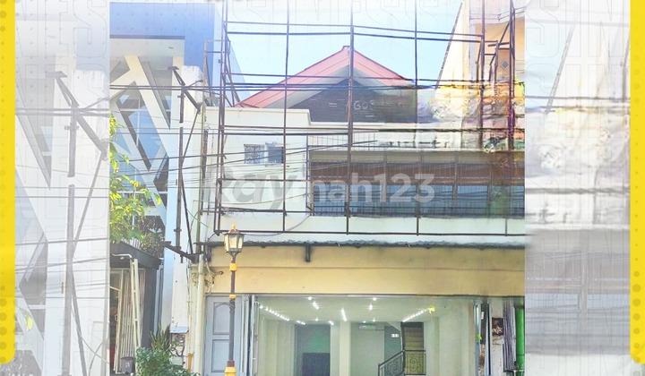 For Sale: 3-Story Ready-to-Use Shop House in the Center of Salatiga City For Sale: 3-Story Ready-to-Use Shop House in the Center of Salatiga City