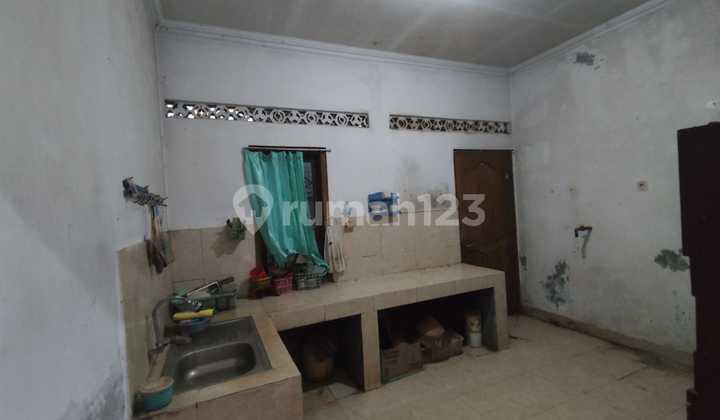 2-Story Shop House on Main Road Karangpandan Suitable for Business 2