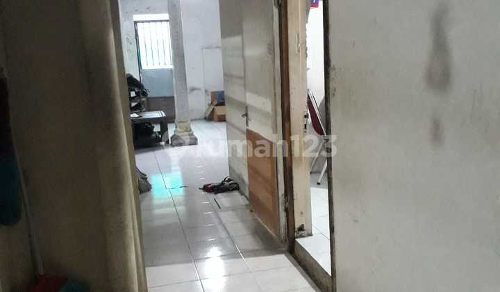 House in Kadipiro Solo with roadside access, suitable for shop business. 2