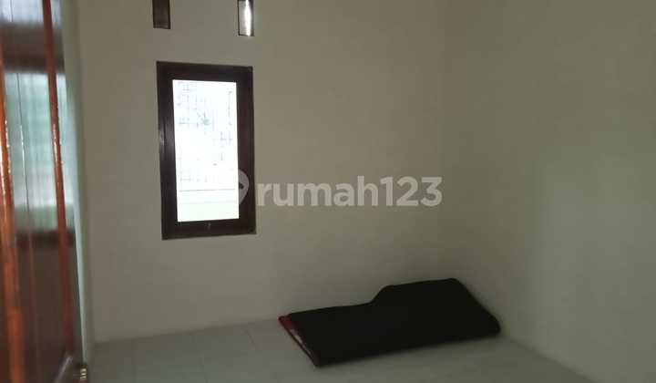 For Sale Ready-to-Use House in Gedangan Solo Baru 2