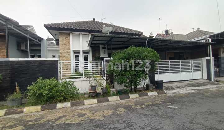 Modern House for Rent in Fajar Indah Permata, Colomadu 2