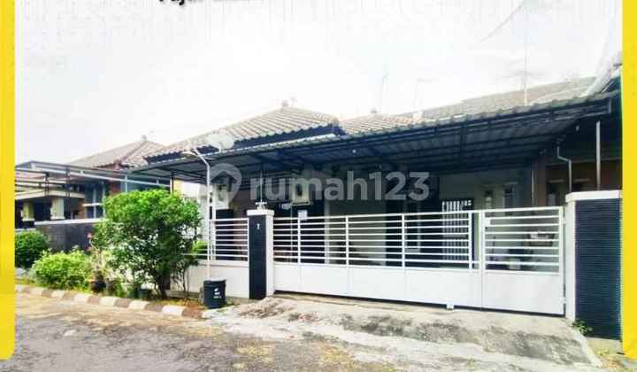 Modern House for Rent in Fajar Indah Permata, Colomadu 1