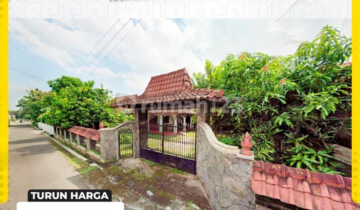 Dijual Rumah Klasik Tanah Luas Siap Huni di Karanganyar Kota