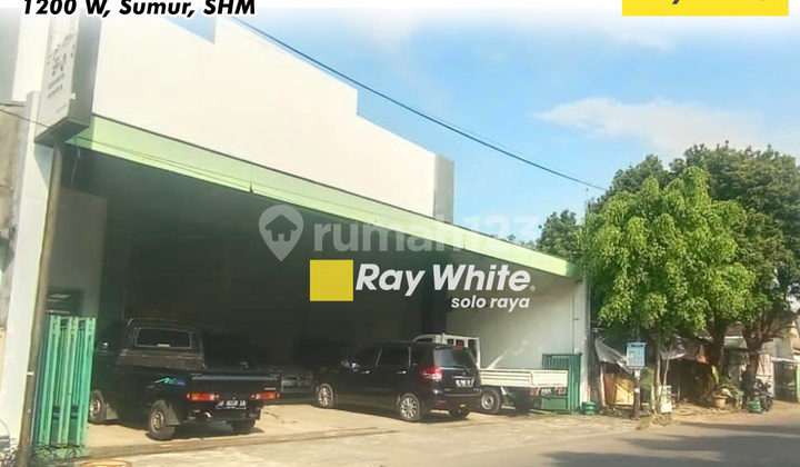 For Sale Ready-to-Use Warehouse in Jebres Solo, Warehousing Area