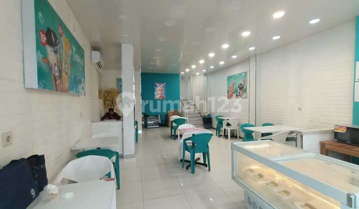 2-Story Shop House Ready to Use on Jl Gatoto Subroto Suitable for Business 2