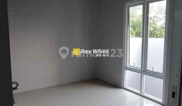 Rumah Baru Di Perumahan Strategis Pucang Sawit 2