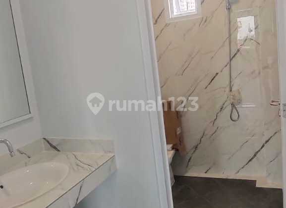 New 4.5-Story Building in Kramat Jati, East Jakarta 2