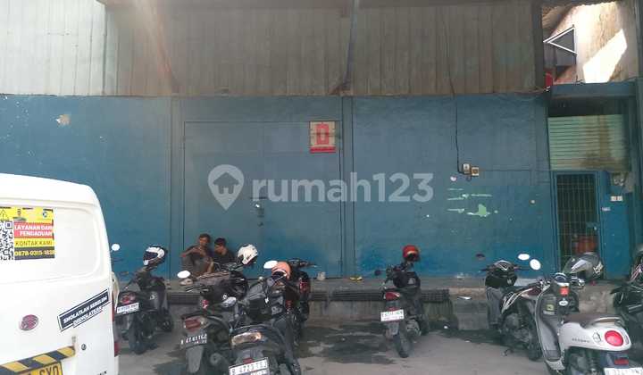 Warehouse in Pulo Gadung, East Jakarta Warehouse in Pulo Gadung, East Jakarta