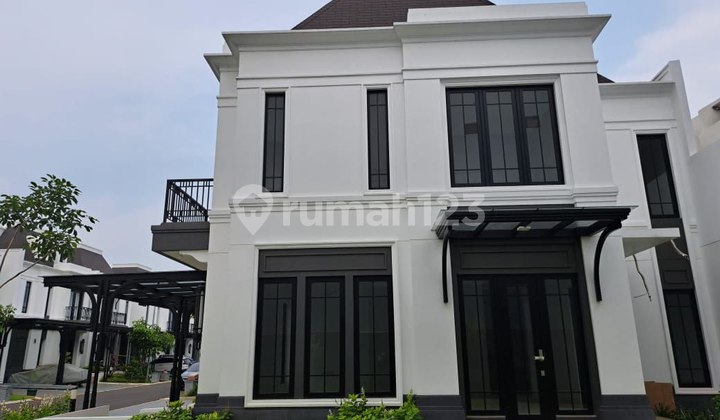 Rumah Mewah Di Sumarecon Crown Gading Kabupaten Bekasi