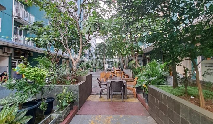 Floor Apartment in Center Point Bekasi