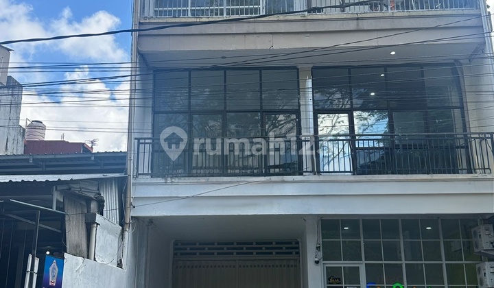 3-Story Shophouse in a Strategic Location – Jl. Nusa Kambangan 3-Story Shophouse in a Strategic Location – Jl. Nusa Kambangan