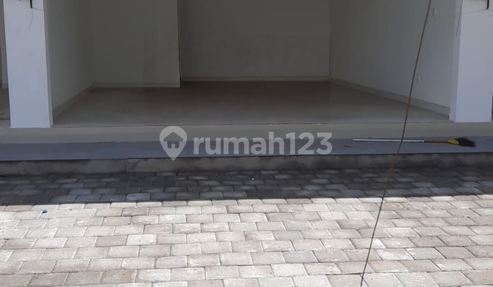 Strategic Shop House Prime Location on Jl. Batu Belig 2