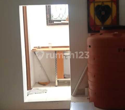 Two-Story Shophouse in a Strategic Area 2