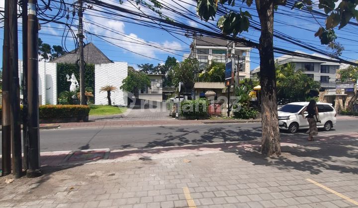 Premium Store In Batu Belig - Strategic Location Close to Tourists 2