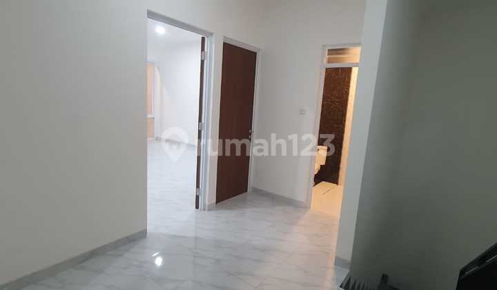 Dijual Rumah Janur Kuning. Kelapa Gading. Jakarta Utara Rumah SHM di Kelapa Gading