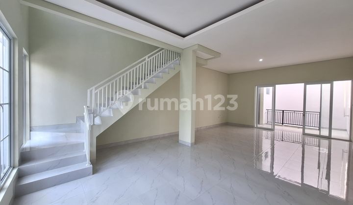 Dijual Rumah Brand New Gading Residence Pelangi Hijau. Lt.94m2, Lb.180m2. 3Lt, Kt.3+1, KM. 3+1, Bebas Banjir. Harga 3,65 M Nego~Iv