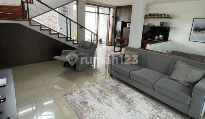 Dijual Rumah Dekat Tol Pasteur komplek Elite Setra Duta, Bandung Dijual Rumah Dekat Tol Pasteur komplek Elite Setra Duta, Bandung