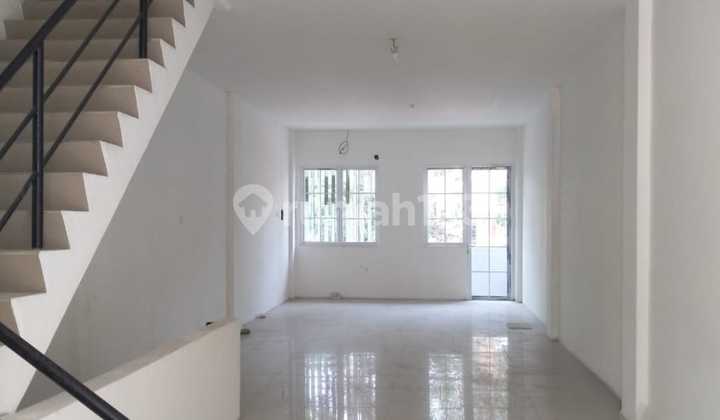 For Rent: 3.5-Story Shop House on Jl. Peta Selatan, Kalideres, West Jakarta