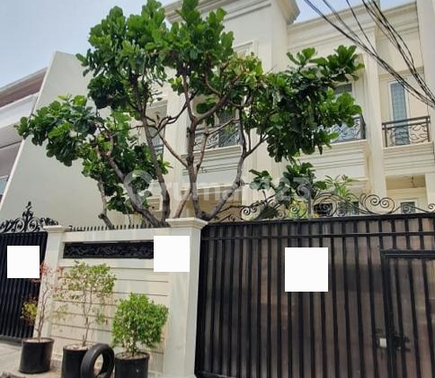 Dijual Rumah Mewah Ada Kolam Renang Kebon Kacang Jakarta Pusat