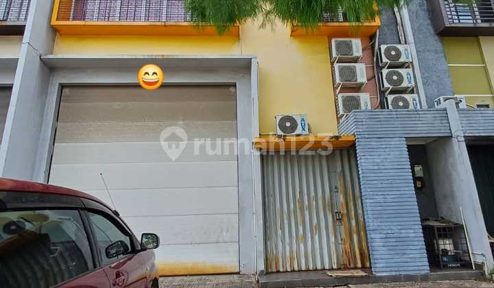 Quick Sale: 2-Unit Joint Warehouses in Daan Mogot, West Jakarta Quick Sale: 2-Unit Joint Warehouses in Daan Mogot, West Jakarta