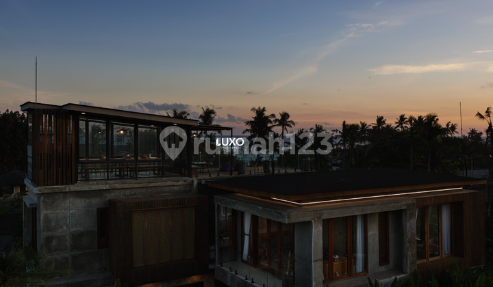 Villa with 4 Bedrooms in Cemagi Featuring Ricefield View