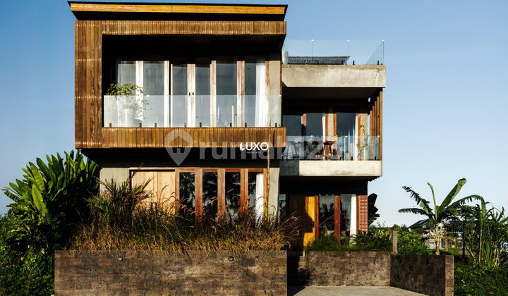 Villa with 4 Bedrooms in Cemagi Featuring Ricefield View