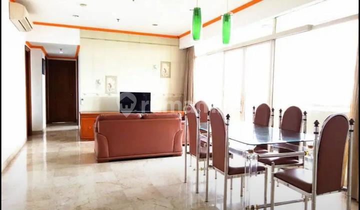 Rent Apartment Slipi West Jakarta - 3+1 Bedroom Fully Furnished 1