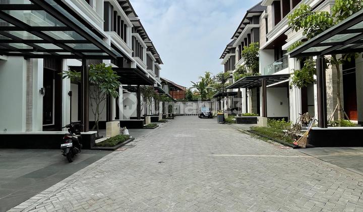 Dijual Murah Rumah Baru Di Cilandak Jakarta Selatan, Town House 25 Unit, Sisa 13 Unit, Dekat Pintu Tol, Jalan Lebar Dan Bebas Banjir