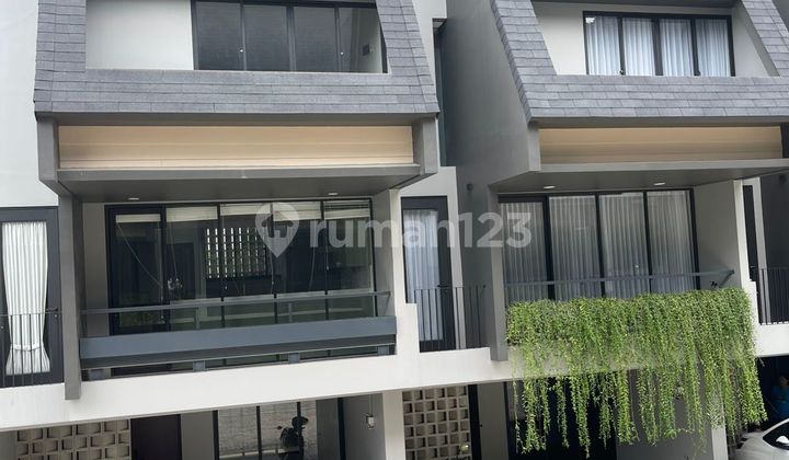 Dijual Murah Rumah Baru Di Kemang Selatan Jakarta Selatan, Dekat Kemang Raya, Eksklusive Hanya 8 Unit, Free Bphtb Dan Bebas Banjir.