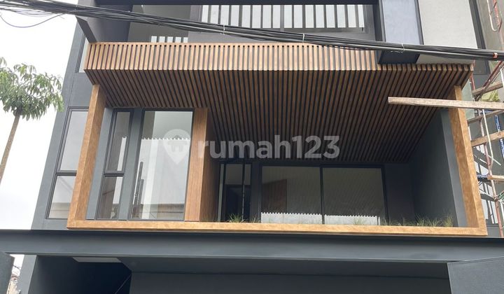 Dijual Murah Rumah Baru Jadi Di Kemang Jakarta Selatan, Ada Kolam Renang, Jalan Lebar 2 Mobil, Lokasi Asri Tenang Dan Tidak Pernah Banjir