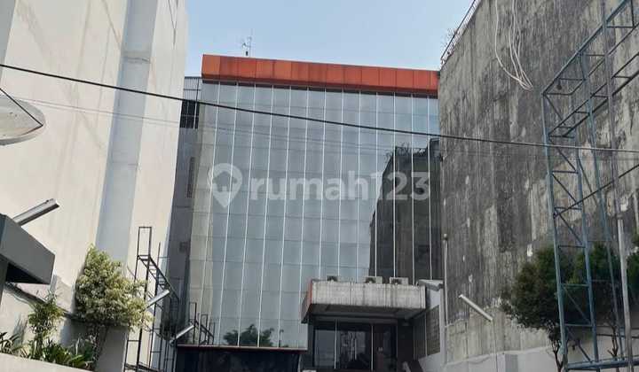 Dijual Murah Dibawah Njop Gedung Di Senen Jakarta Pusat, 4 Lantai, Parkir Bisa 20 Mobil.
