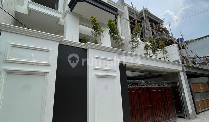 Dijual Murah Rumah Mewah Di Area Cilandak Jakarta Selatan, Ada Swimming Pool, Dekat Mall Citos, Dekat Sekolah Internasional, Dekat Pintu Tol Dan Bebas Banjir