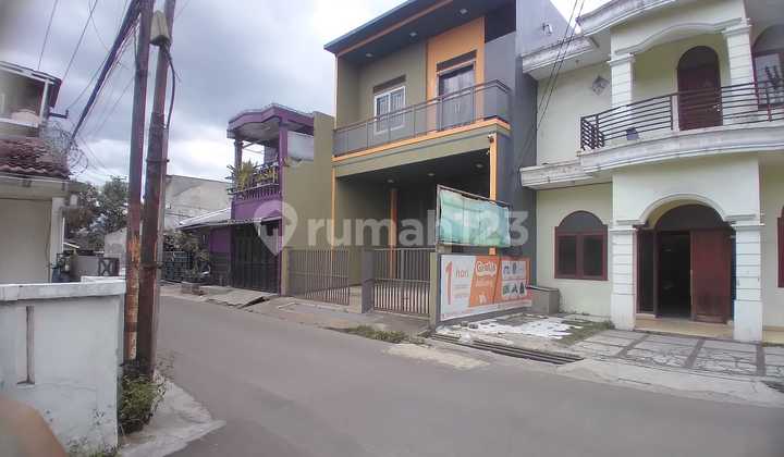 Strategic Location of a 2.5-Story Office House in Riung, Bandung 2