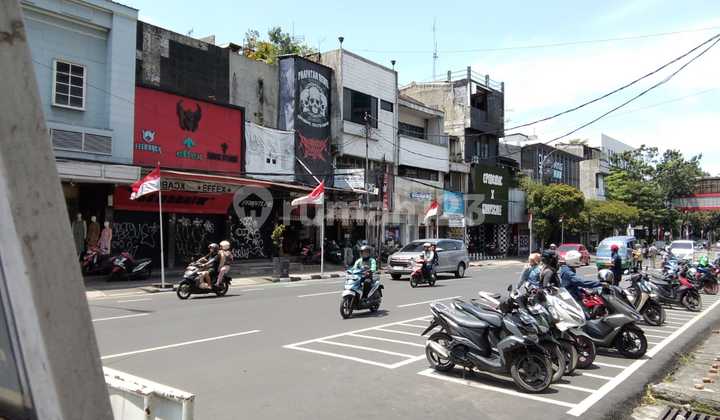 Toko 3.5 Lantai di Pusat Kota Bandung Dekat Yogya Kapatihan Toko 3.5 Lantai di Pusat Kota Bandung Dekat Yogya Kapatihan