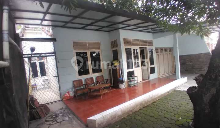 Rumah Keluarga di Lokasi Strategis Pasir Salam Bandung Rumah Keluarga di Lokasi Strategis Pasir Salam Bandung